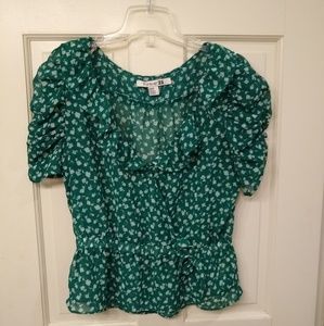 💜Forever 21 pretty short sleeve (M) blouse